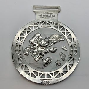 Disney Walt Disney World Mickey Mouse Wine & Dine Half Marathon 2016 Medal